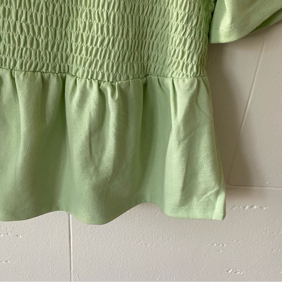 Cropped Top with Rushing and Flounce Sleeves - Picture 4 of 7